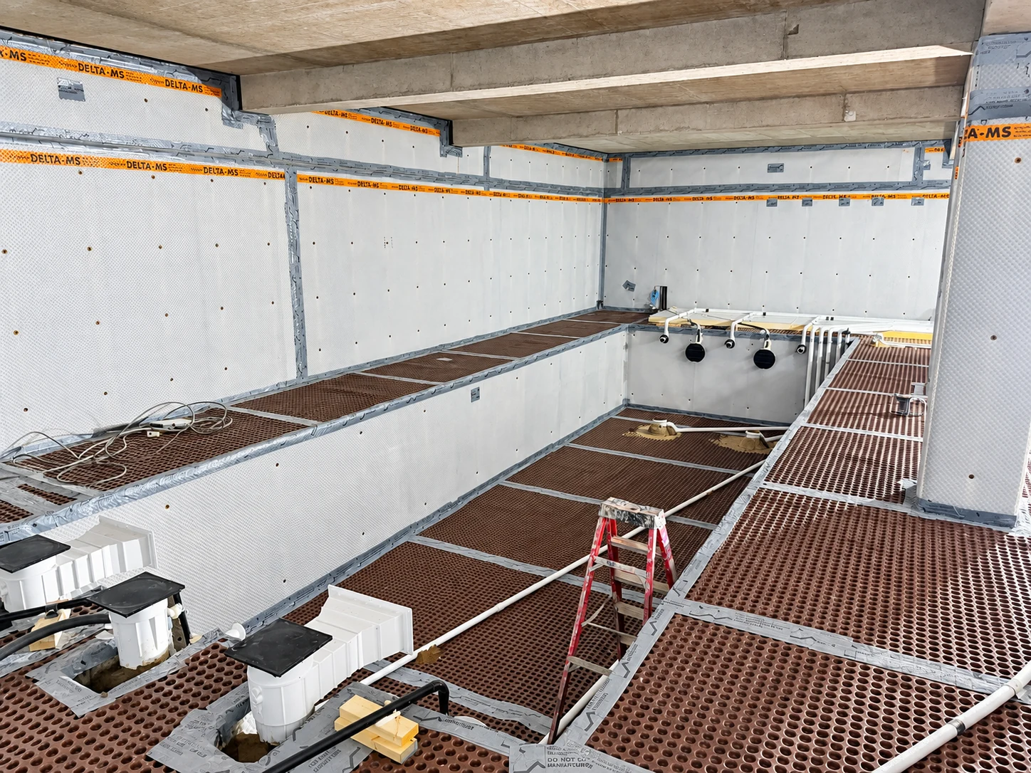 Swimming pool structure and waterproofing works by LNK